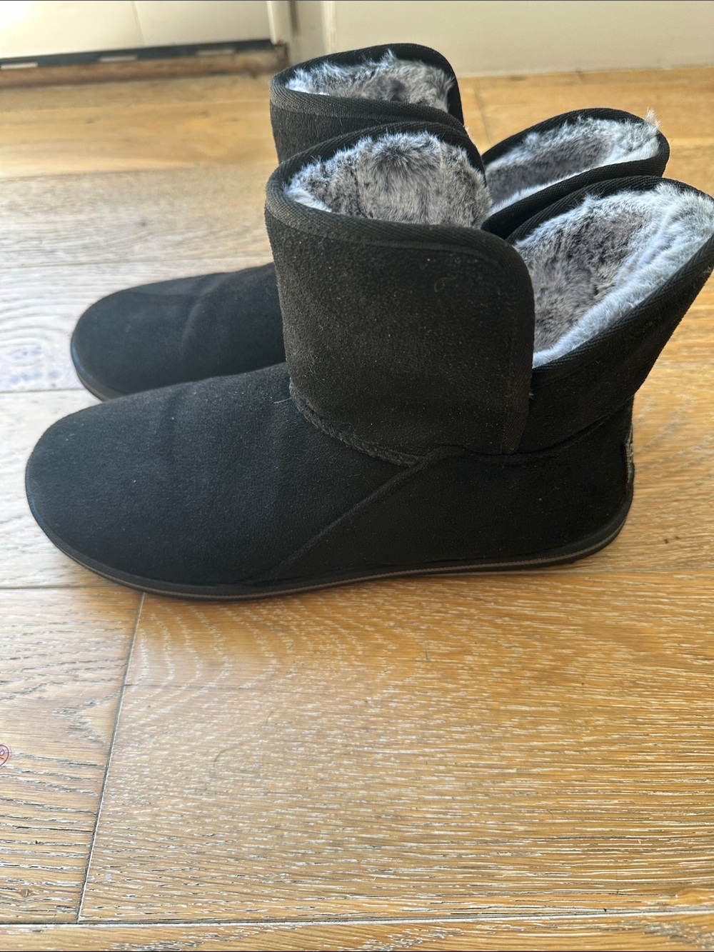 Skechers Black Suede-Look Slip-On Winter Boot with Gray Faux Fur